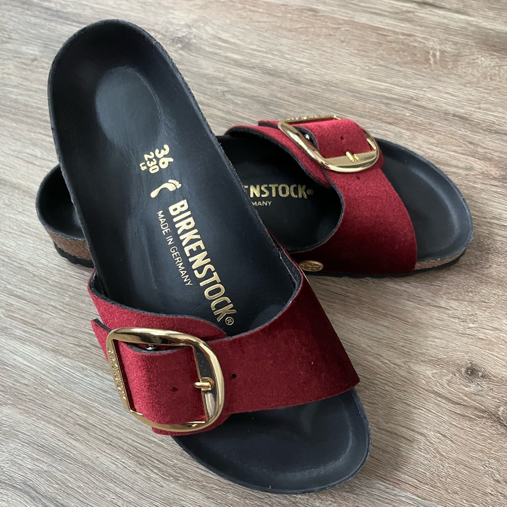 NEW Madrid Big Buckle Rivet Logo Velvet Maroon size 36